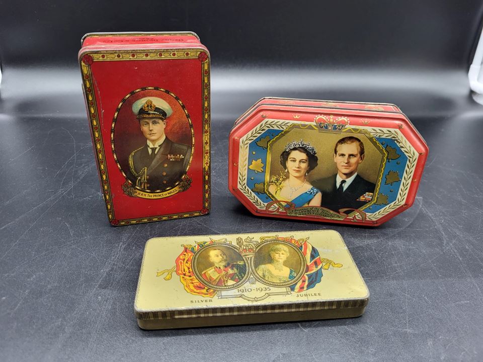 Antique Royal Family Memorabilia & Bone China Collectables 