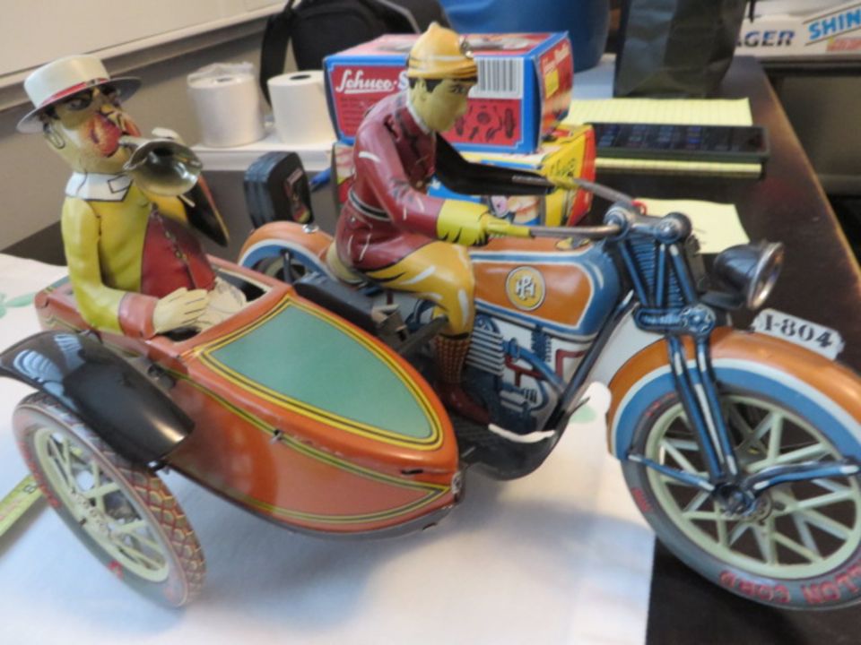 Online Vintage Toy Auction Tin Litho  Ships Airplanes Model Boats Cars Schuco            