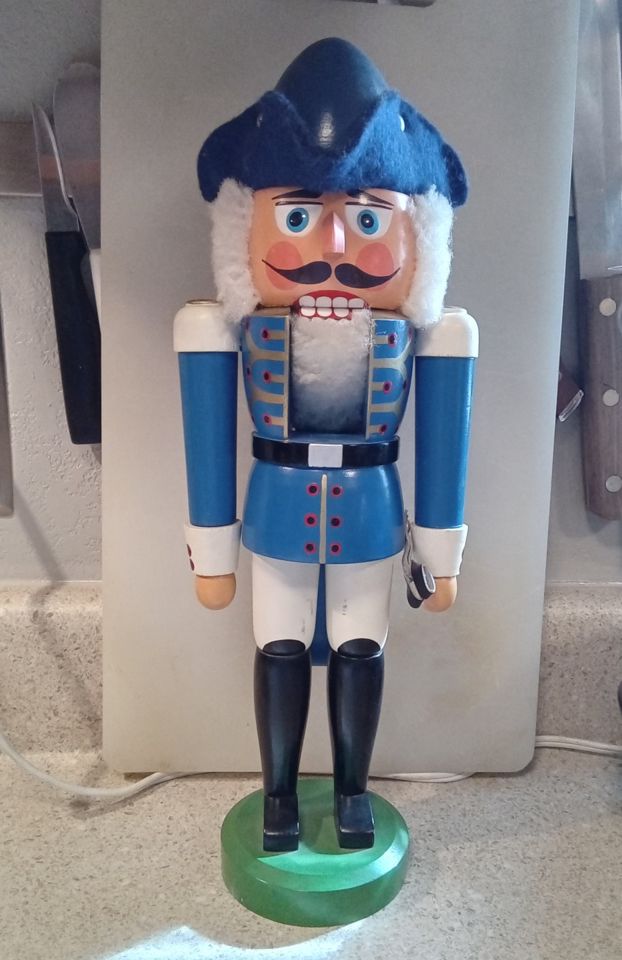 Puyallup Eclectic Treasures  ~ Unique & Antique !  