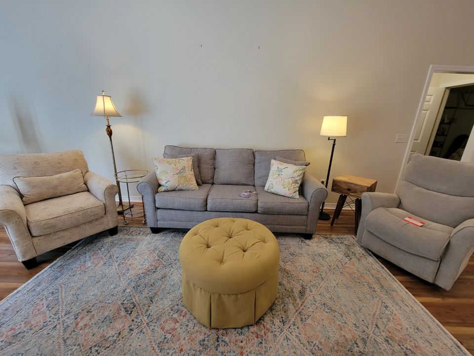 Starting the Year Off in Style in Gulfport! ONE HOUR FLASH SALE! 75% OFF!!