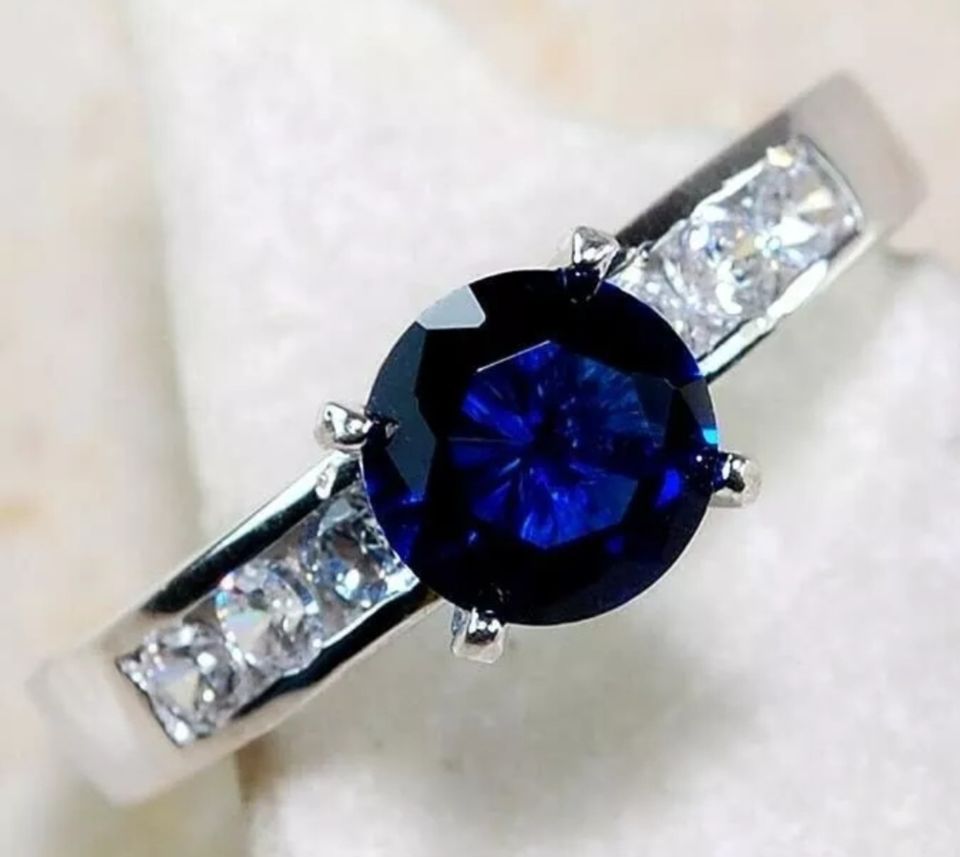 Marked DOWN! Priced to move! Start bid is buy bid!Beautiful Sapphire Garnet and more jewelry!