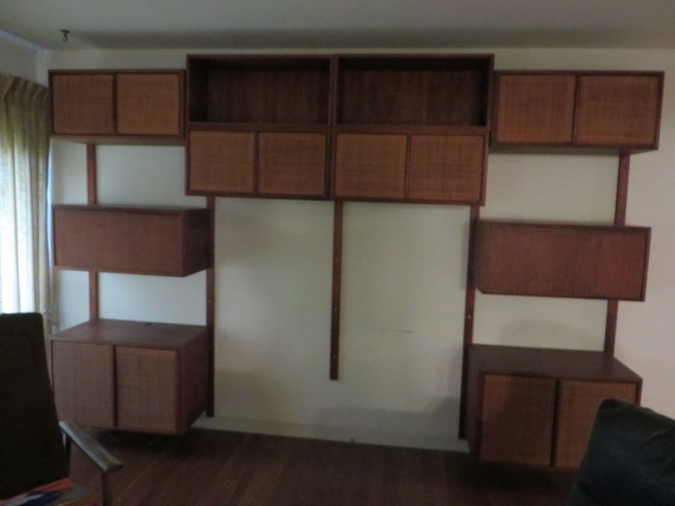 Chesterfield MCM Danish Furniture Vintage Toys Dolls Electronics Collectables Art ONLINE Auction