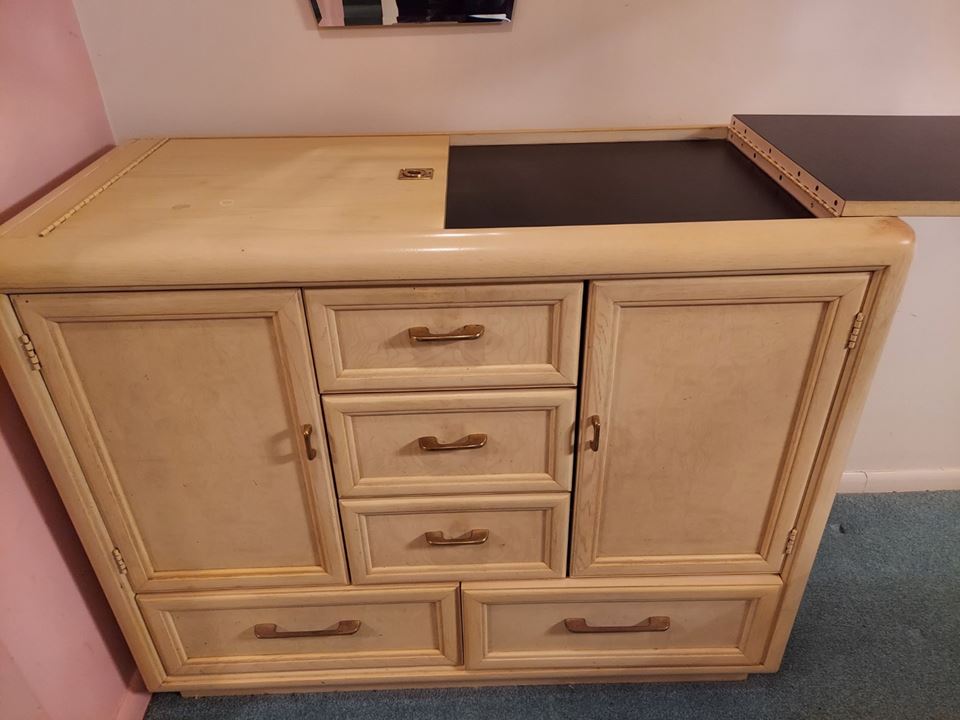 Estate Sale in Manalapan,  Monmouth County,  NJ