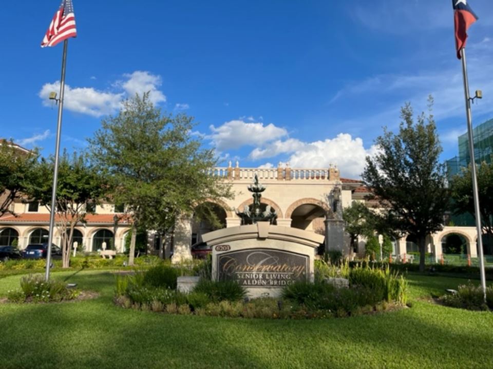 Blue Moon Estate Sale NW Online ART & MIRROR BLOWOUT The