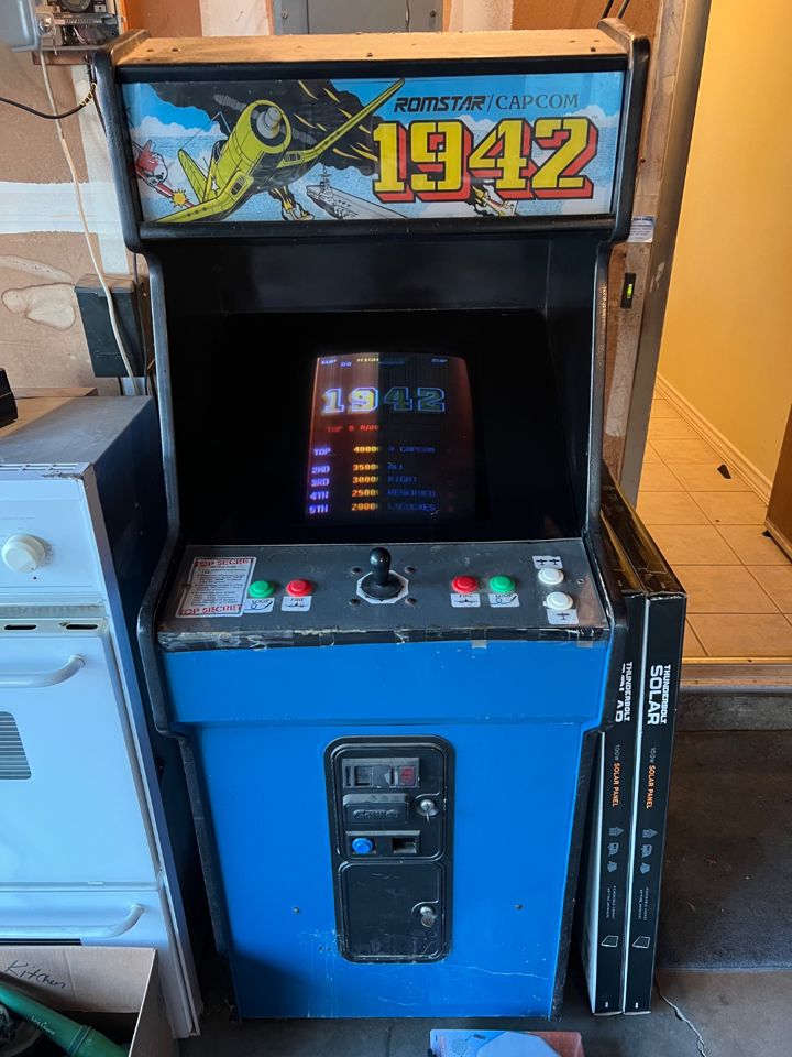 1942 Capcom Arcade Game,  Oakland Raiders & More 