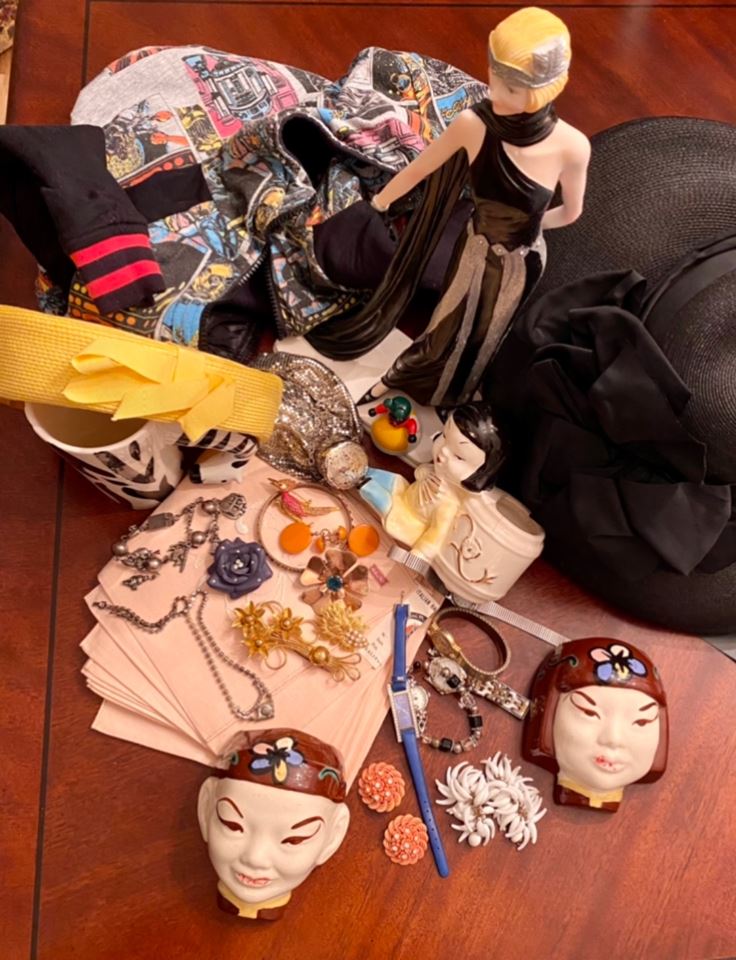 Vintage Jewelry & Collectibles 