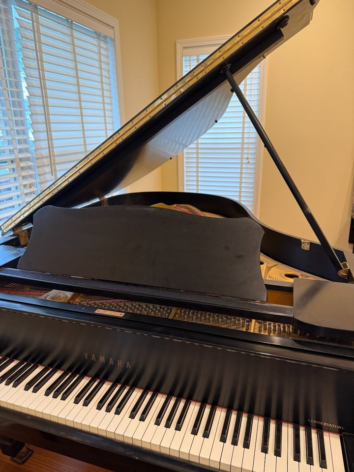 STUNNING Yamaha C3 Grand Piano-Cornerstone of this Online Moving Sale!
