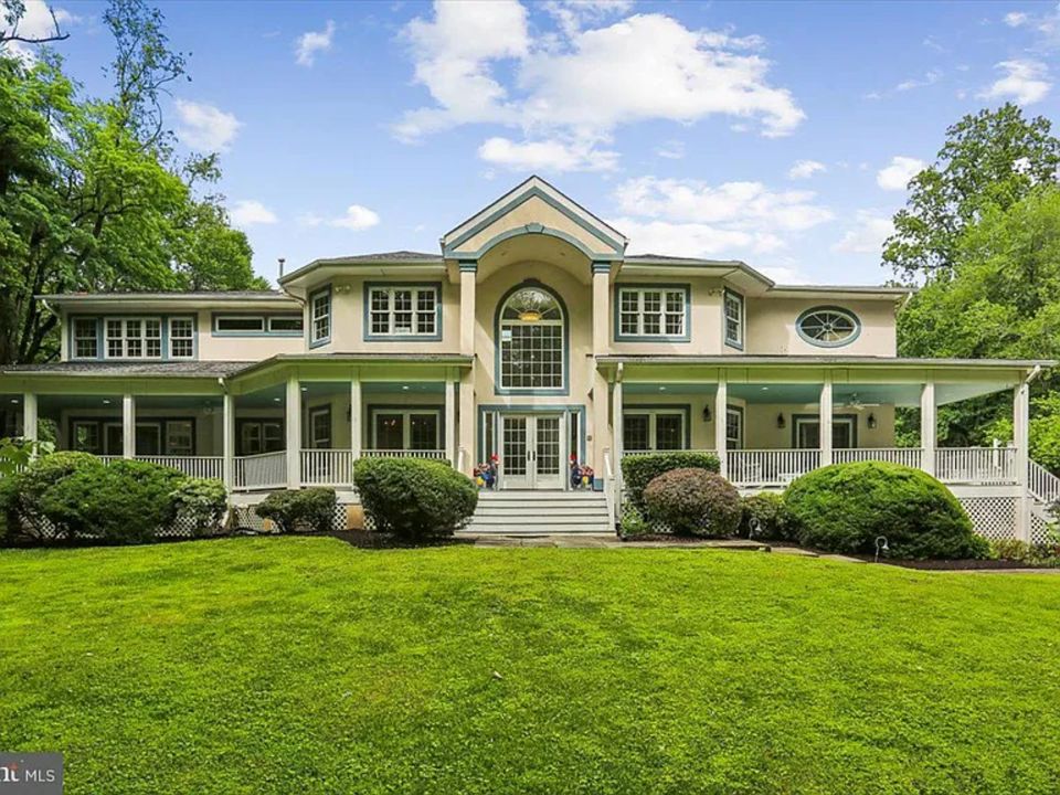 Gorgeous Potomac Downsizing Sale!