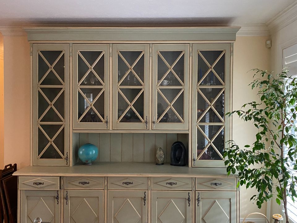 Bentwood Custom Kitchen China Cabinet