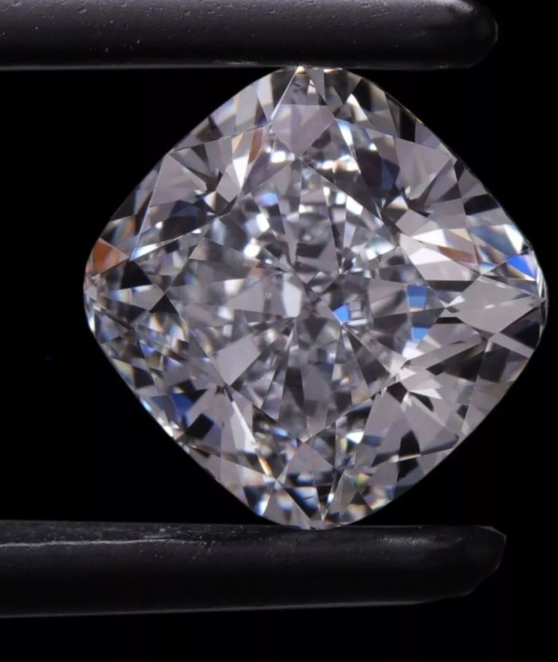 Come on in! We are open! Diamonds and other gemstones 