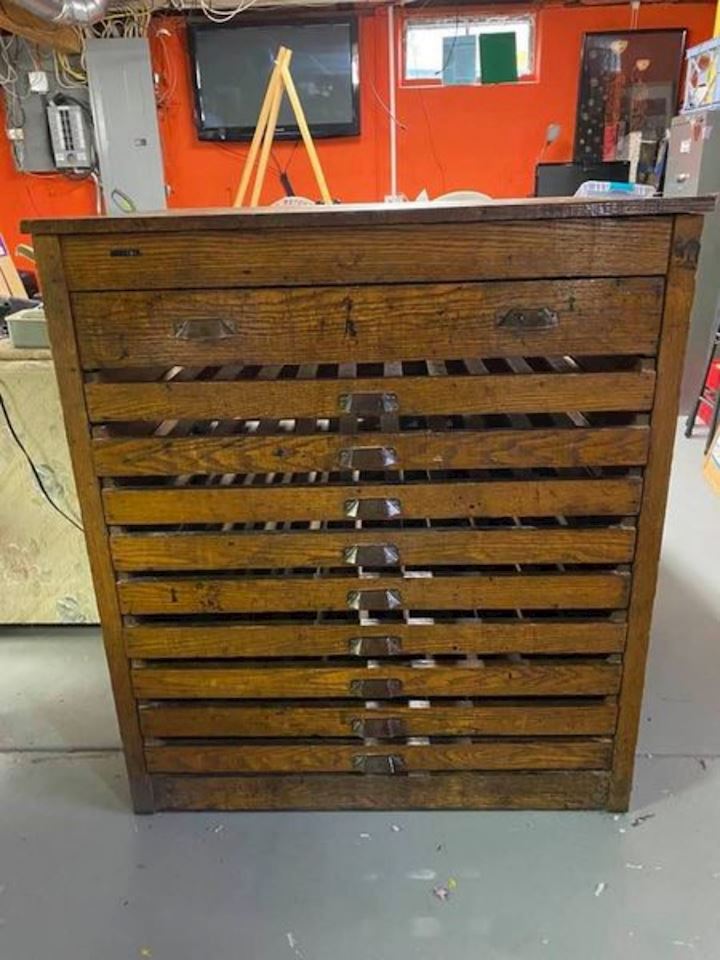 Williamsville Estate Sale Auction - Antiques, Collectibles, Printing Machines/Accessories, Household