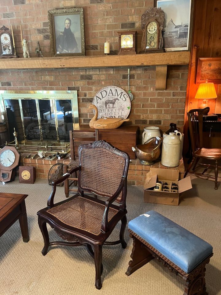 Antiques & Uniques Online Sale