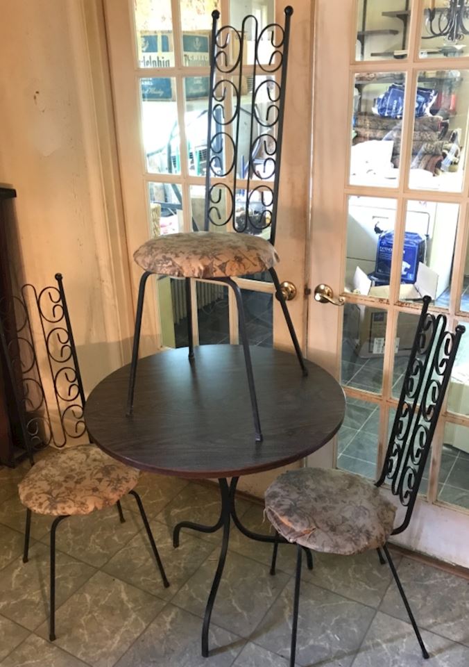 60% Off ONLINE ONLY Estate Sale - Rugs, Furniture, Collectibles +