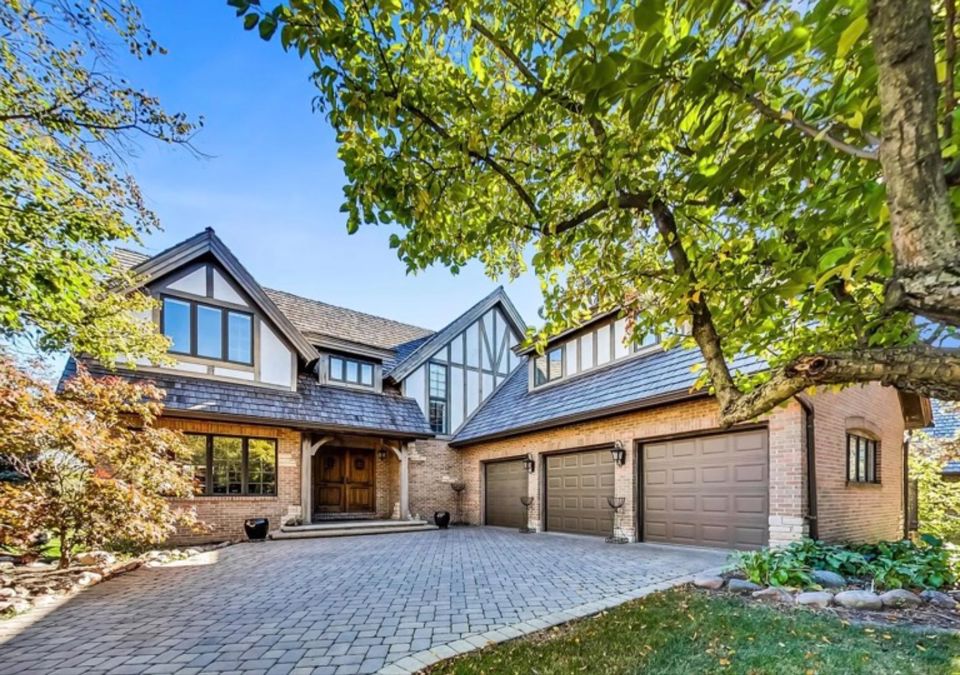 Curated High-End Burr Ridge Online Only Estate Sale by Naperville Traders