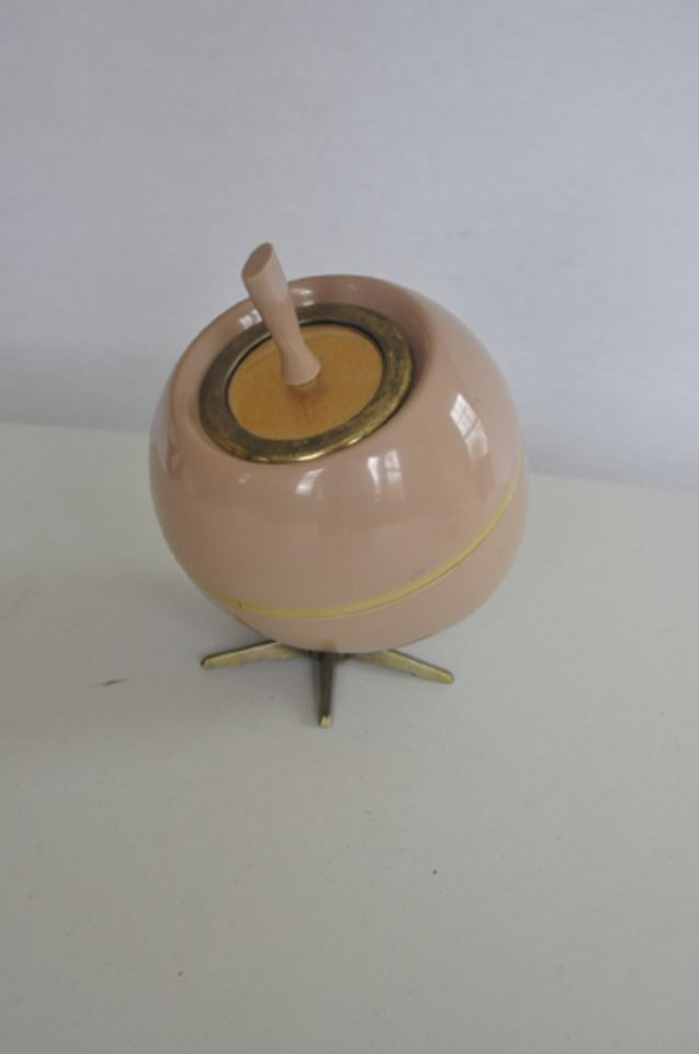 No April Fool. Eclectic/Multiconsigner. Flexible pickup.