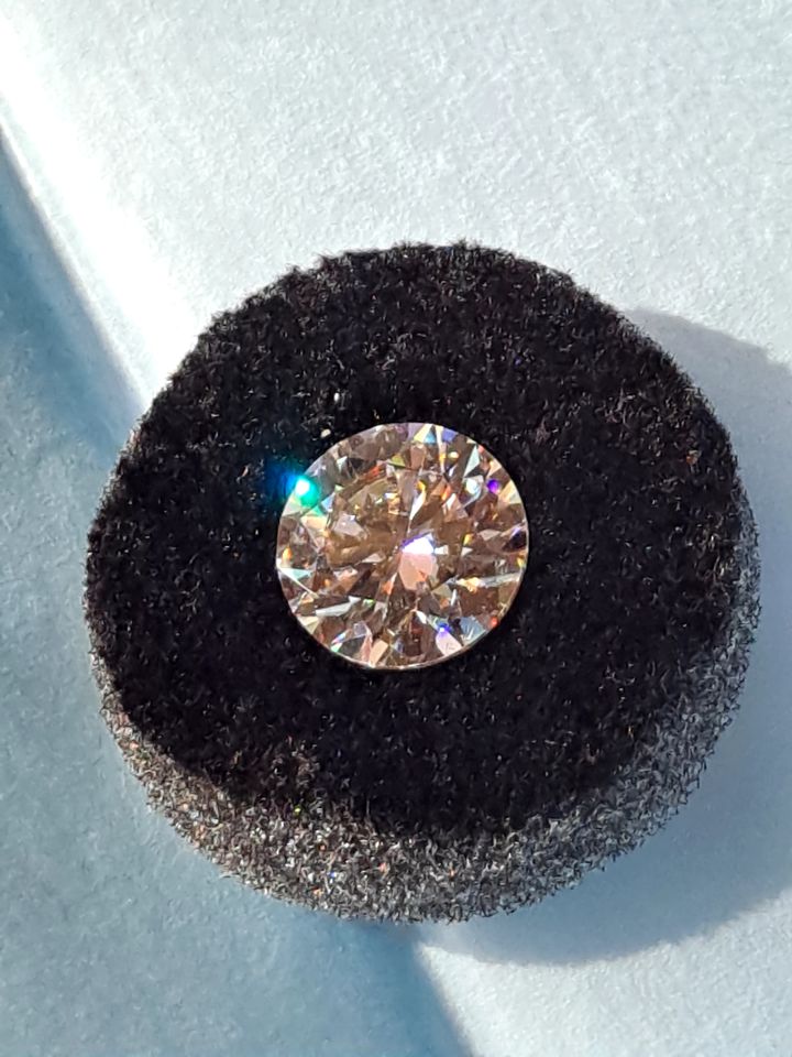 GIA, IGI, GRA and More! Natural and Lab-Created Diamonds also other gemstones
