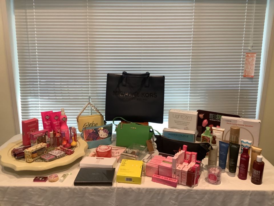 Treat Yourself! & Holiday Gifts Online Auction