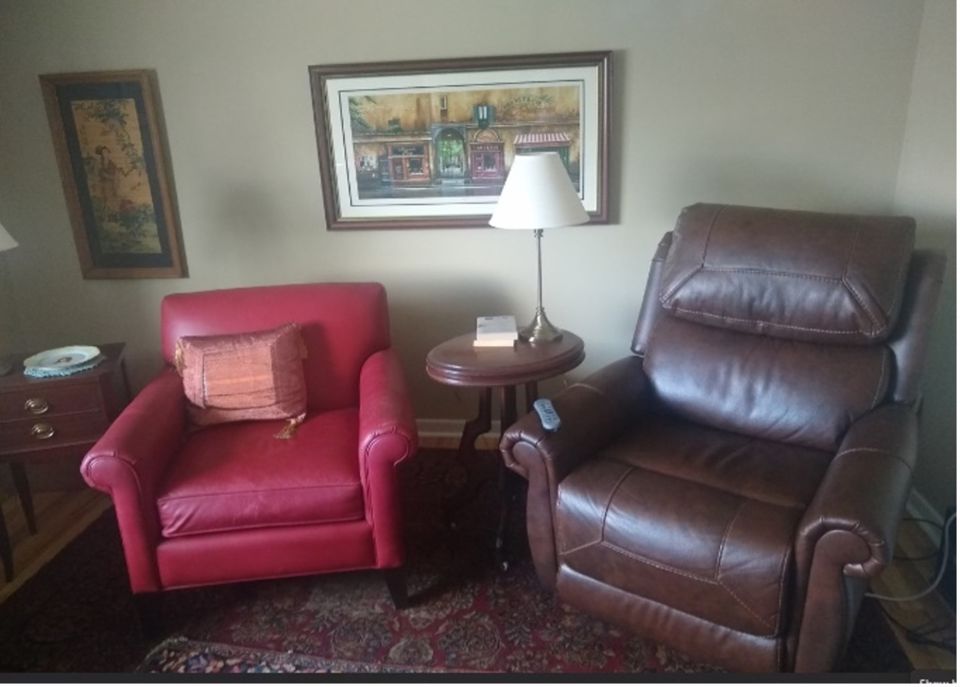 Royal Oak Great Furniture Finds and More..........