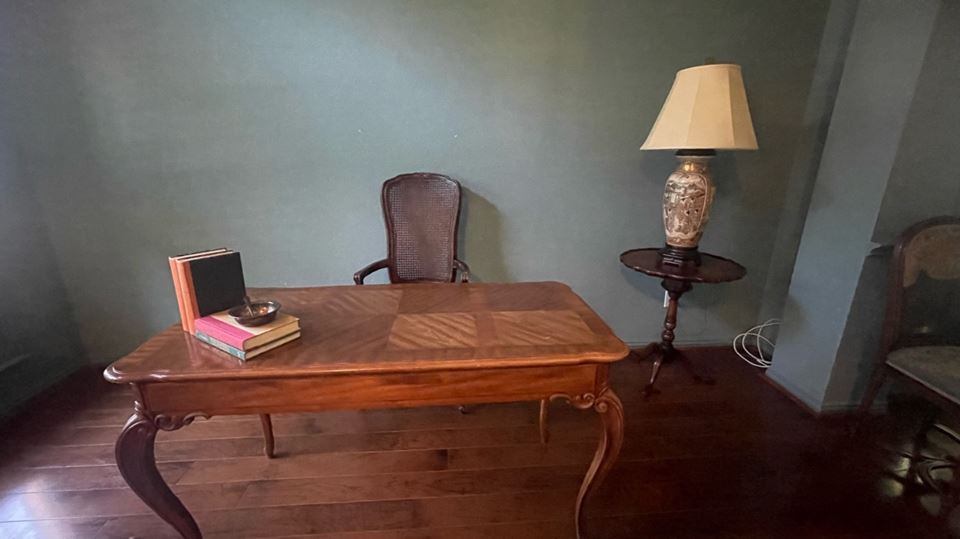 Antiques, Antiques, more antiques 