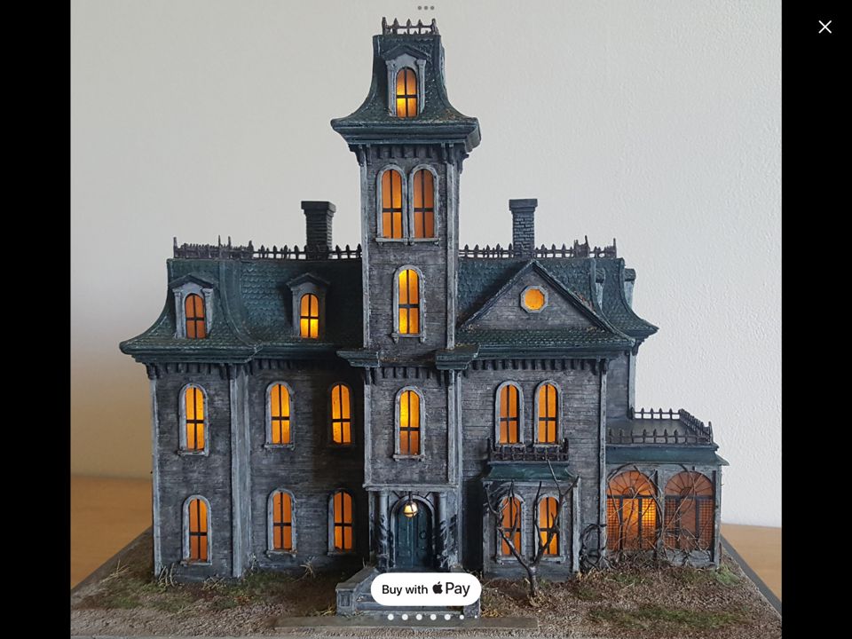 Miniatures and Dollhouses