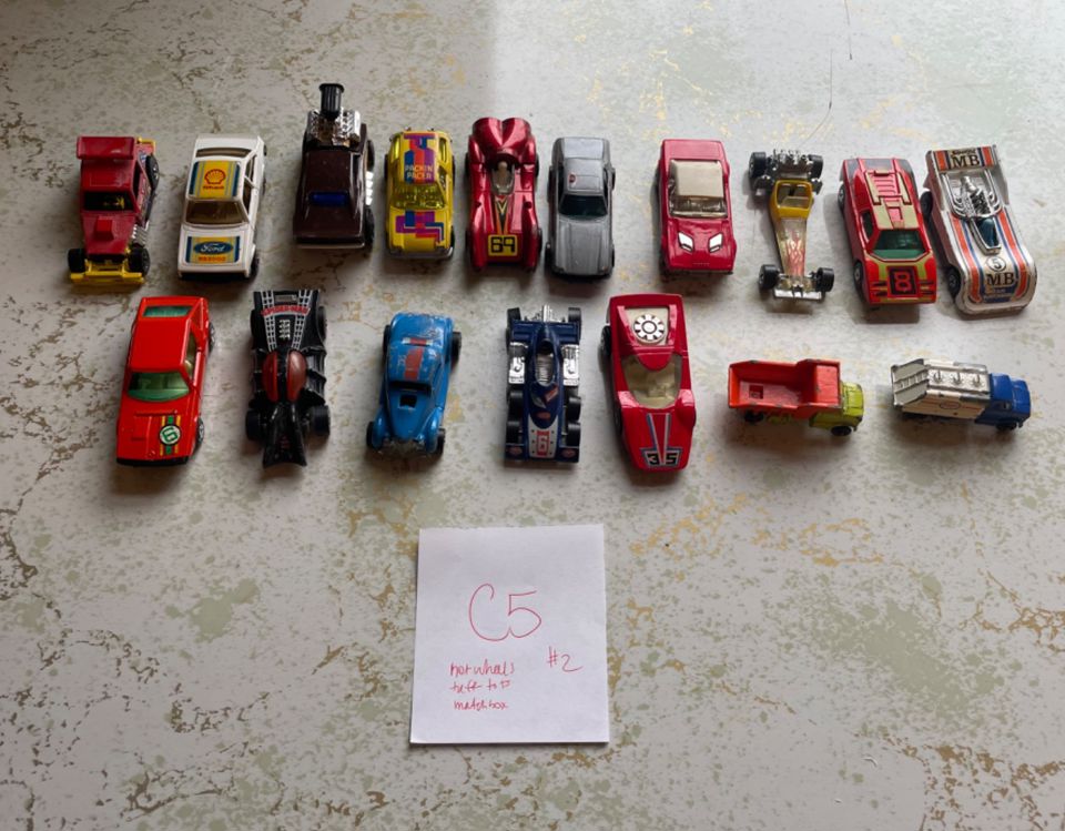 Unique Furniture And Vintage Items - Auction 2 out of 5