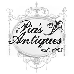 Pia's Auctions Logo