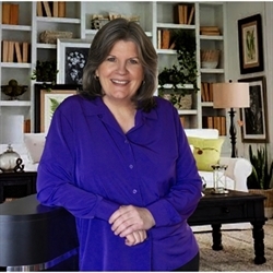 Laura Miller Estate Sales Logo